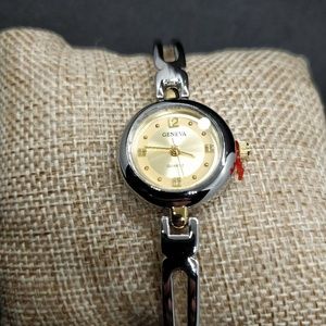 🎁2x$40
Geneva Womens Watch